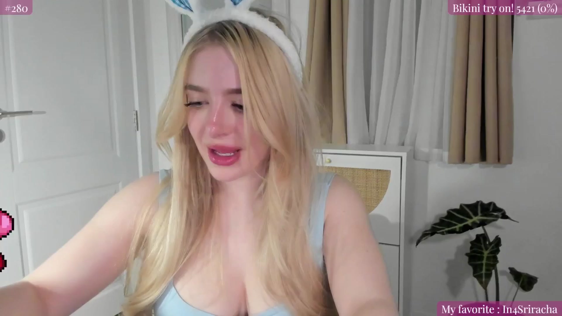 Gallery image thumbnail from NightSky's myfreecams stream on, 04/05/2025, 02:40 image 6 of 20