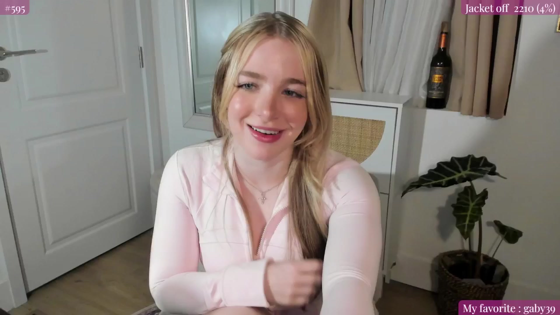Gallery image thumbnail from NightSky's myfreecams stream on, 04/09/2025, 03:42 image 8 of 20
