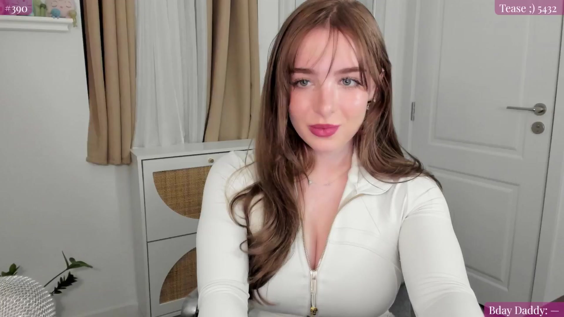 Gallery image thumbnail from NightSky's myfreecams stream on, 05/12/2025, 02:41 image 5 of 20