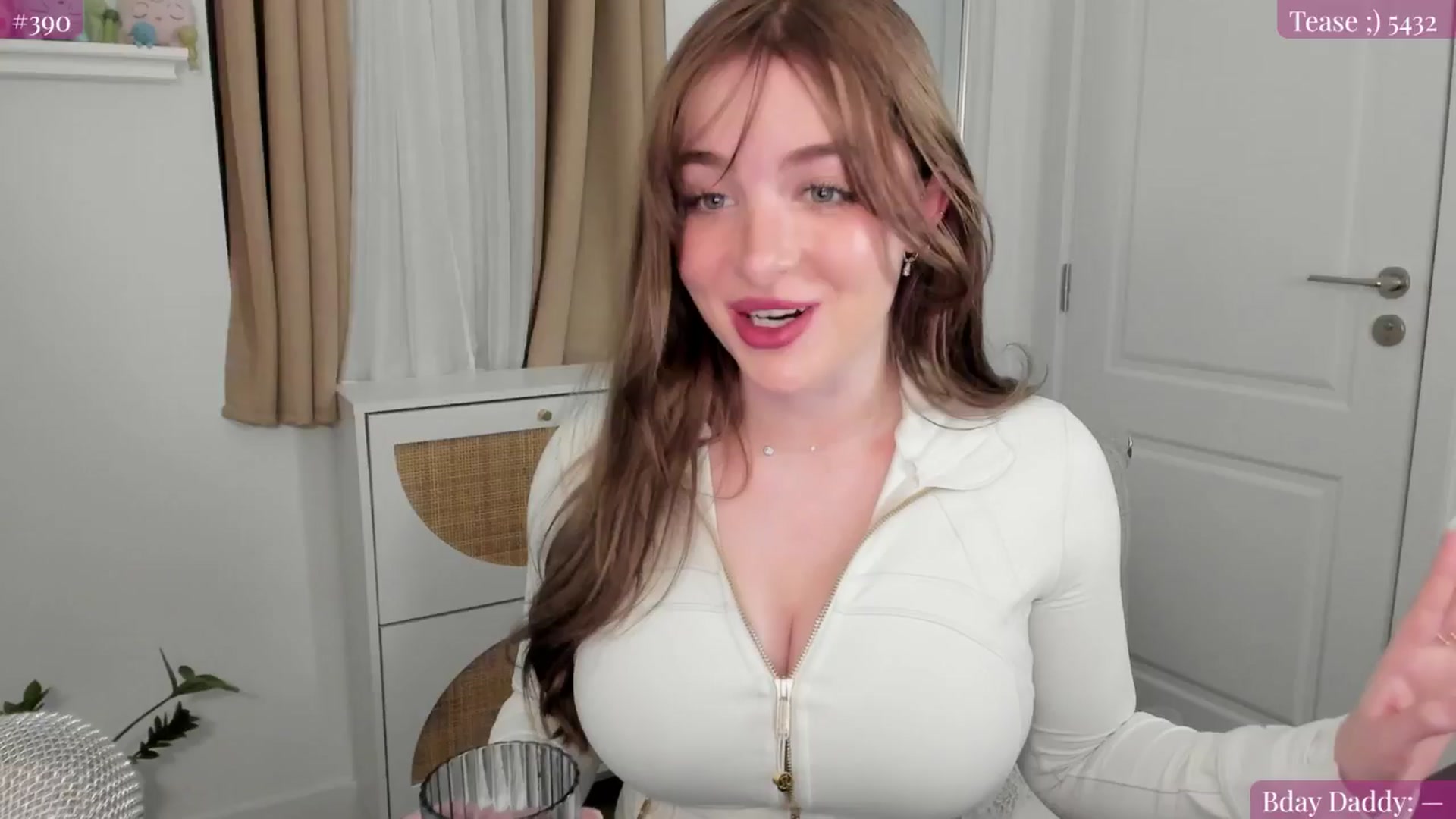 Gallery image thumbnail from NightSky's myfreecams stream on, 05/12/2025, 02:41 image 3 of 20
