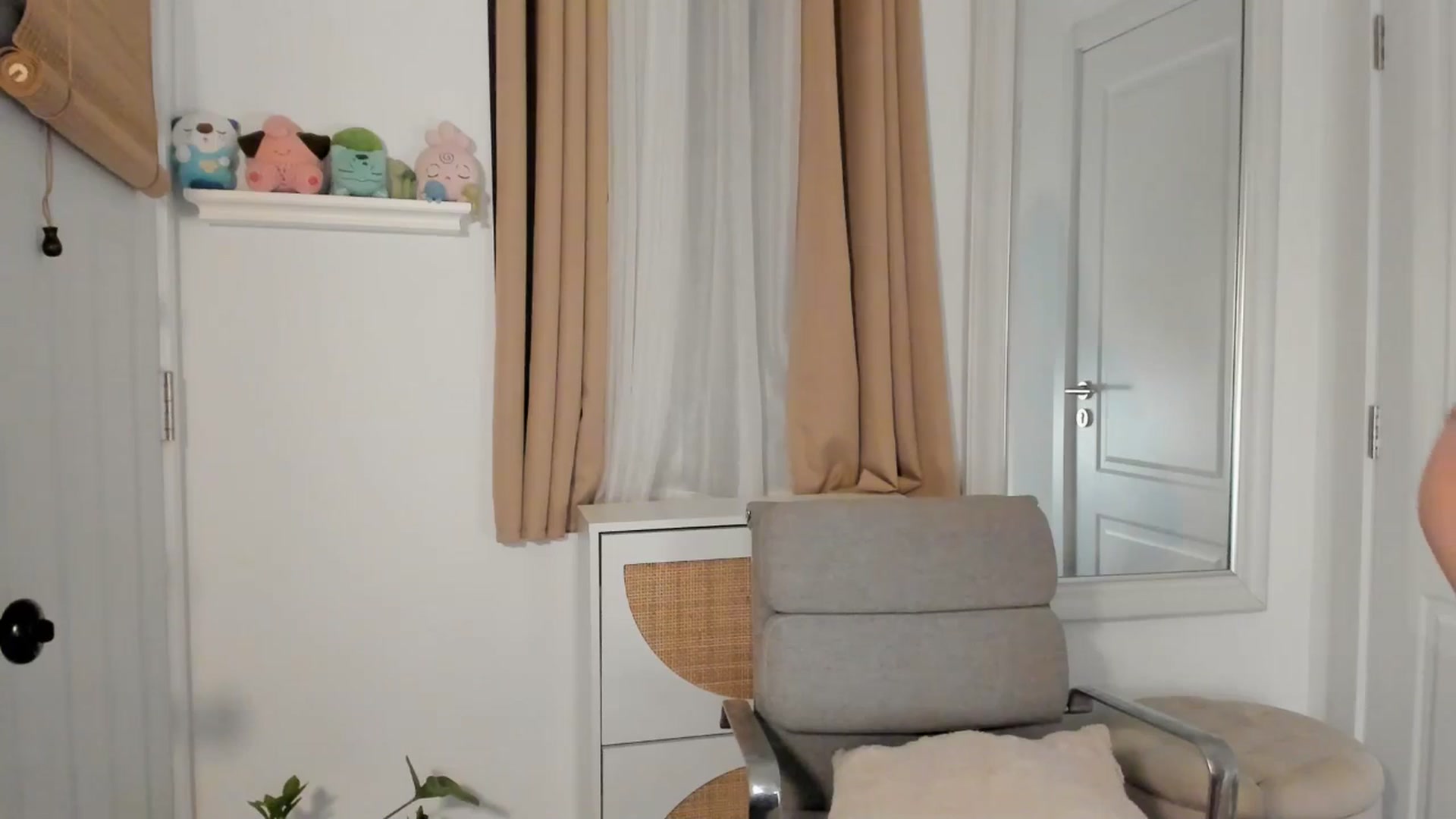 Gallery image thumbnail from NightSky's myfreecams stream on, 05/14/2025, 07:44 image 14 of 20