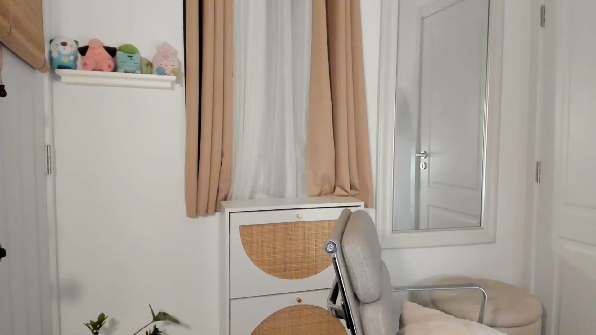 Gallery image thumbnail from NightSky's myfreecams stream on, 05/14/2025, 07:44 image 6 of 20
