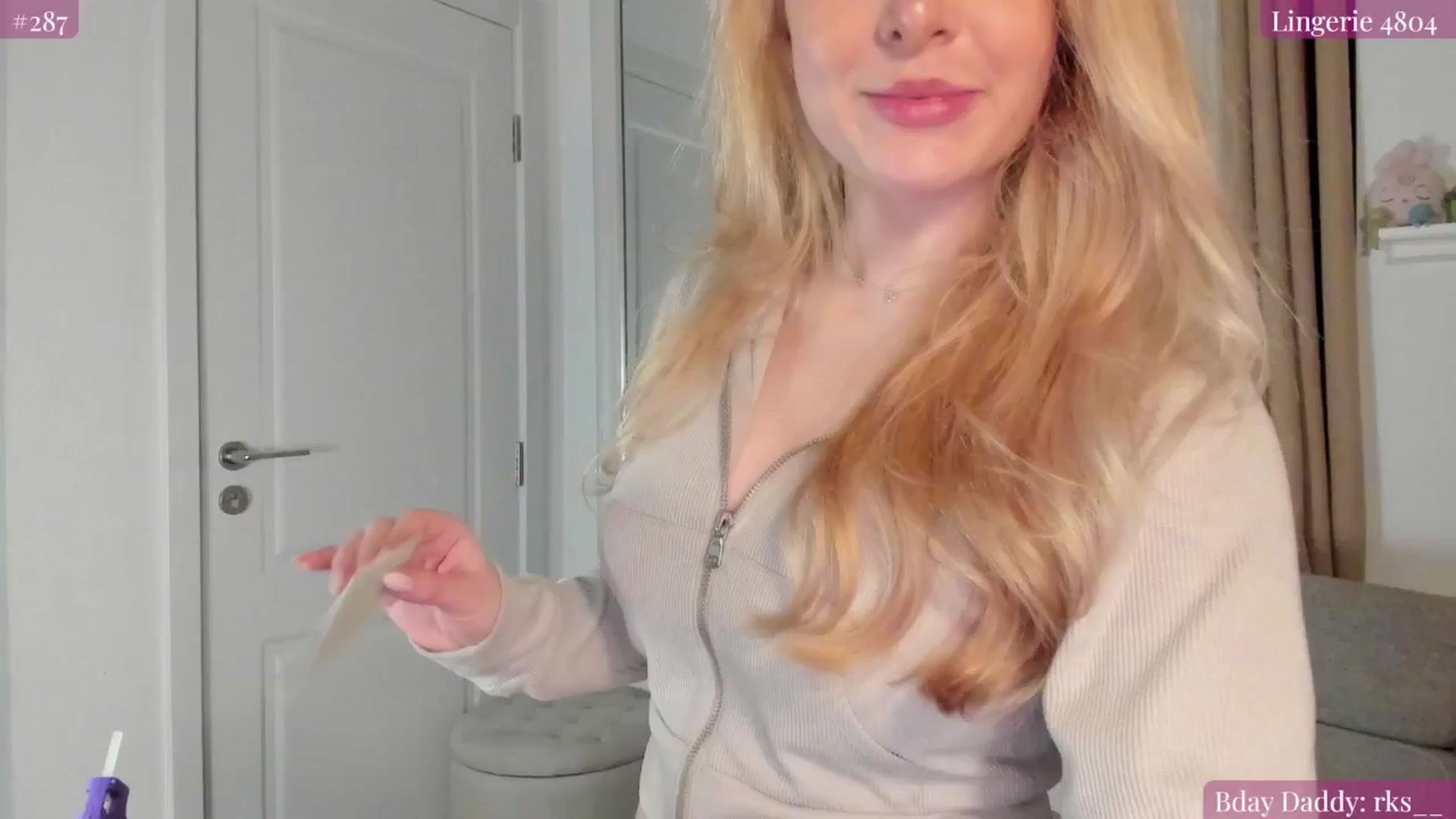 Gallery image thumbnail from NightSky's myfreecams stream on, 05/15/2025, 04:35 image 12 of 20