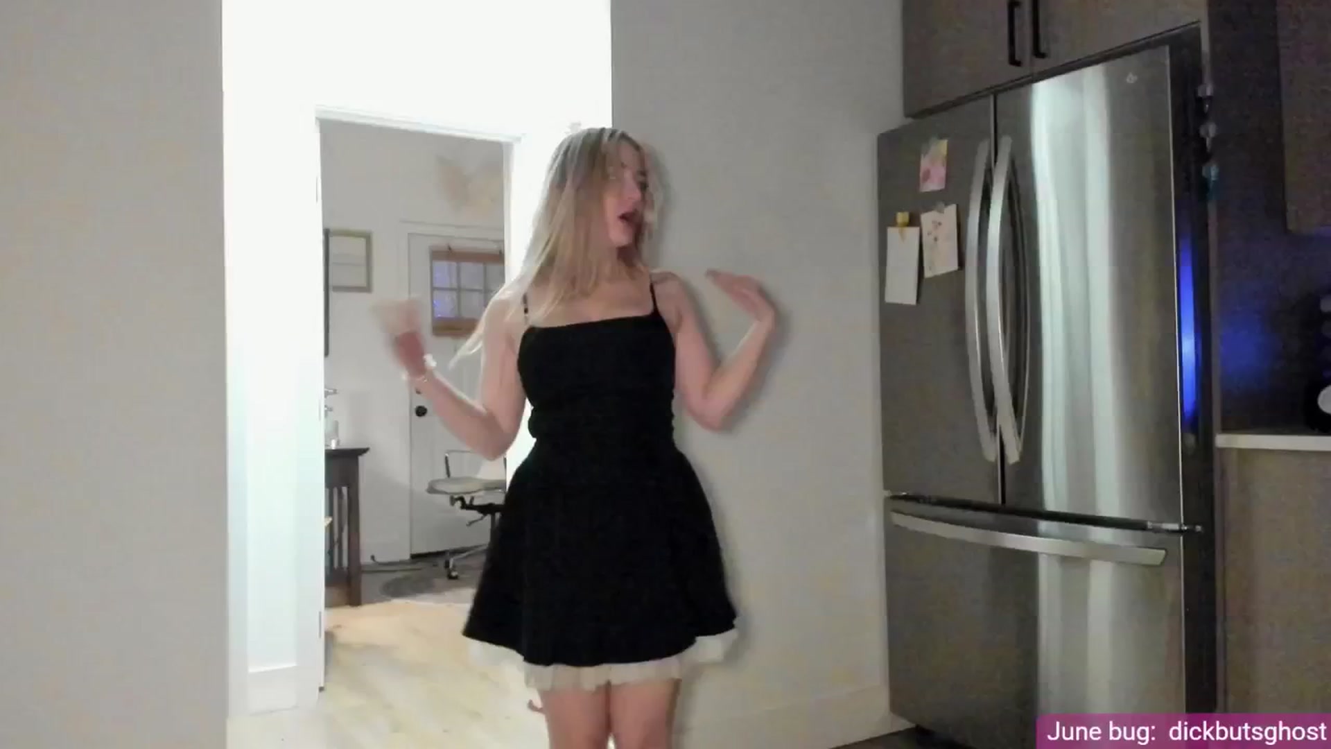 Gallery image thumbnail from NightSky's myfreecams stream on, 06/17/2025, 06:44 image 2 of 20
