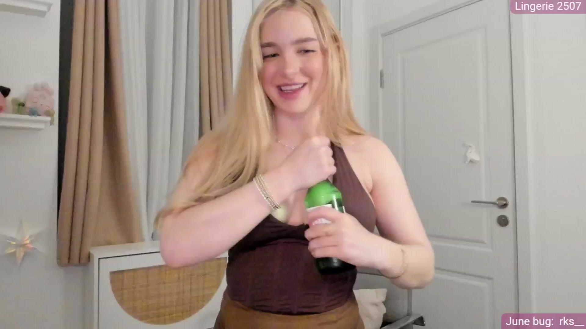 Gallery image thumbnail from NightSky's myfreecams stream on, 06/21/2025, 05:31 image 15 of 20