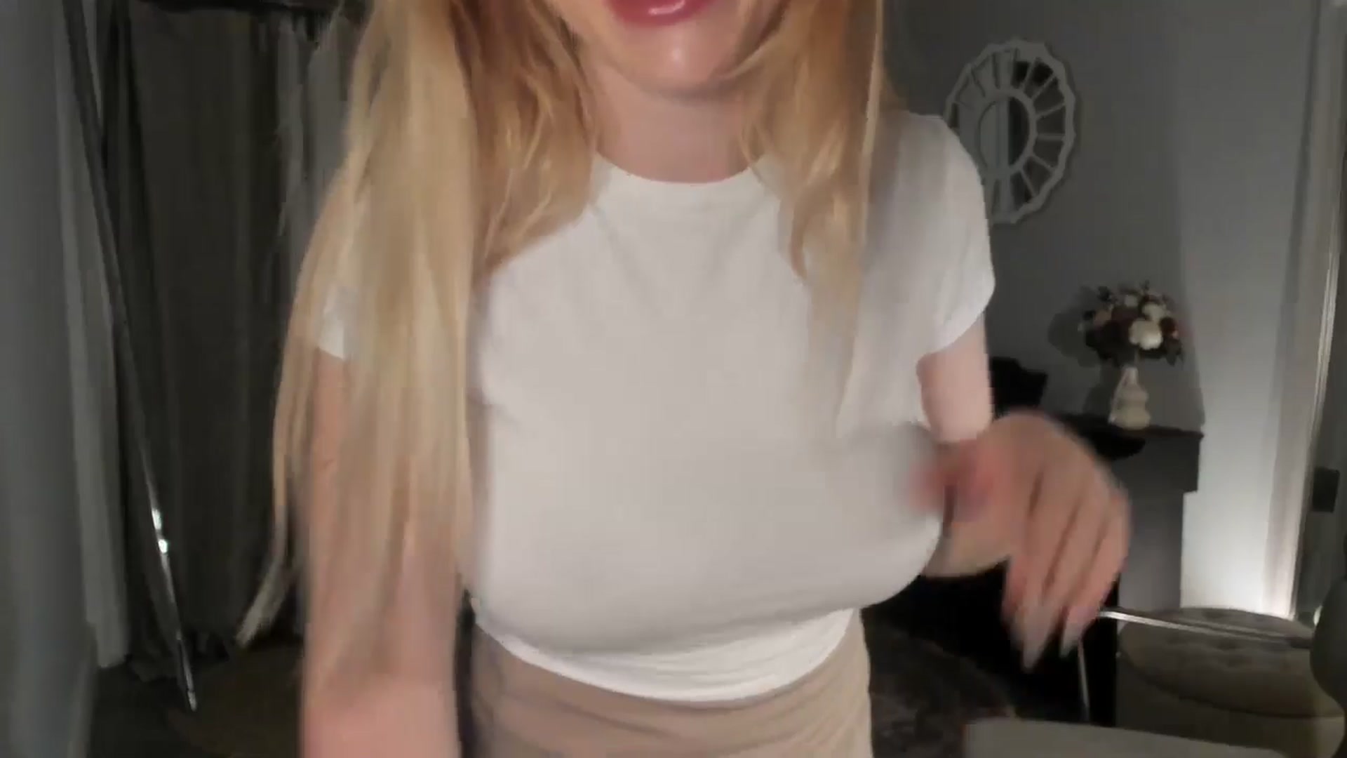 Gallery image thumbnail from NightSky's myfreecams stream on, 07/05/2025, 05:16 image 11 of 20