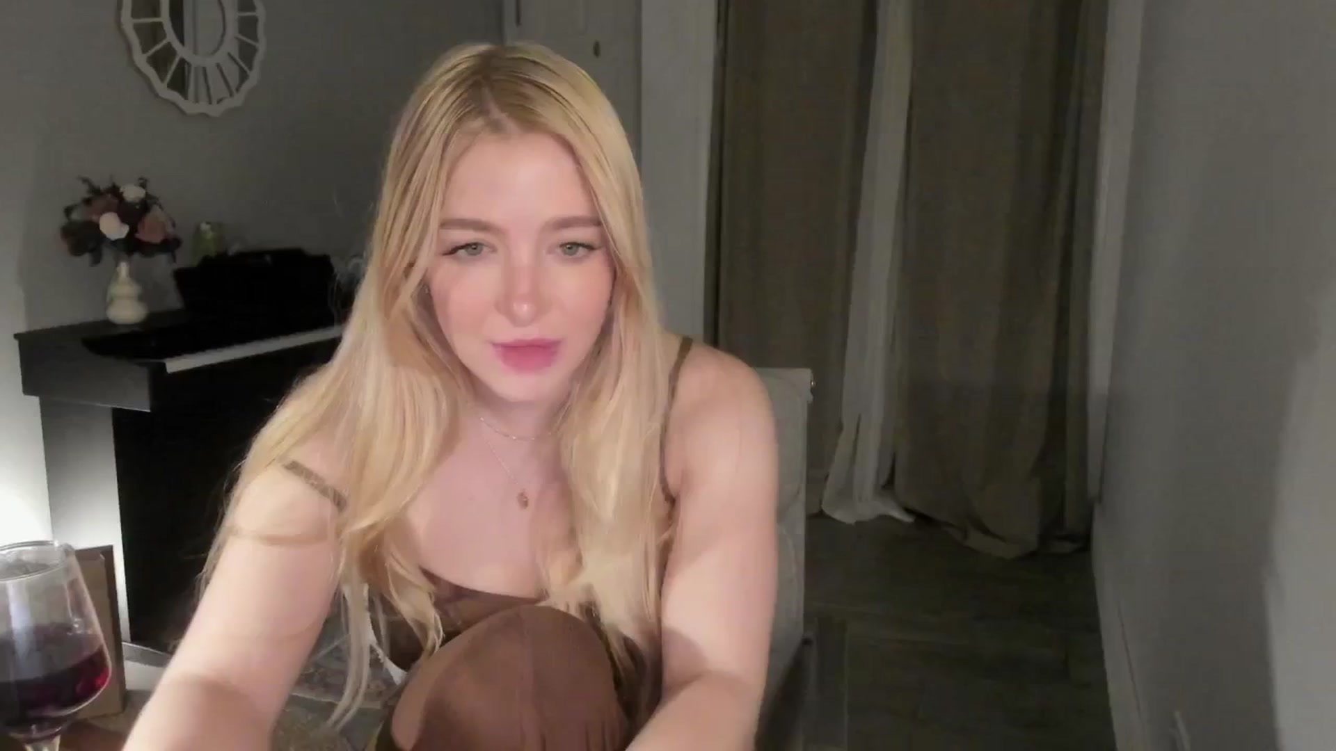 Gallery image thumbnail from NightSky's myfreecams stream on, 07/23/2025, 06:48 image 6 of 20