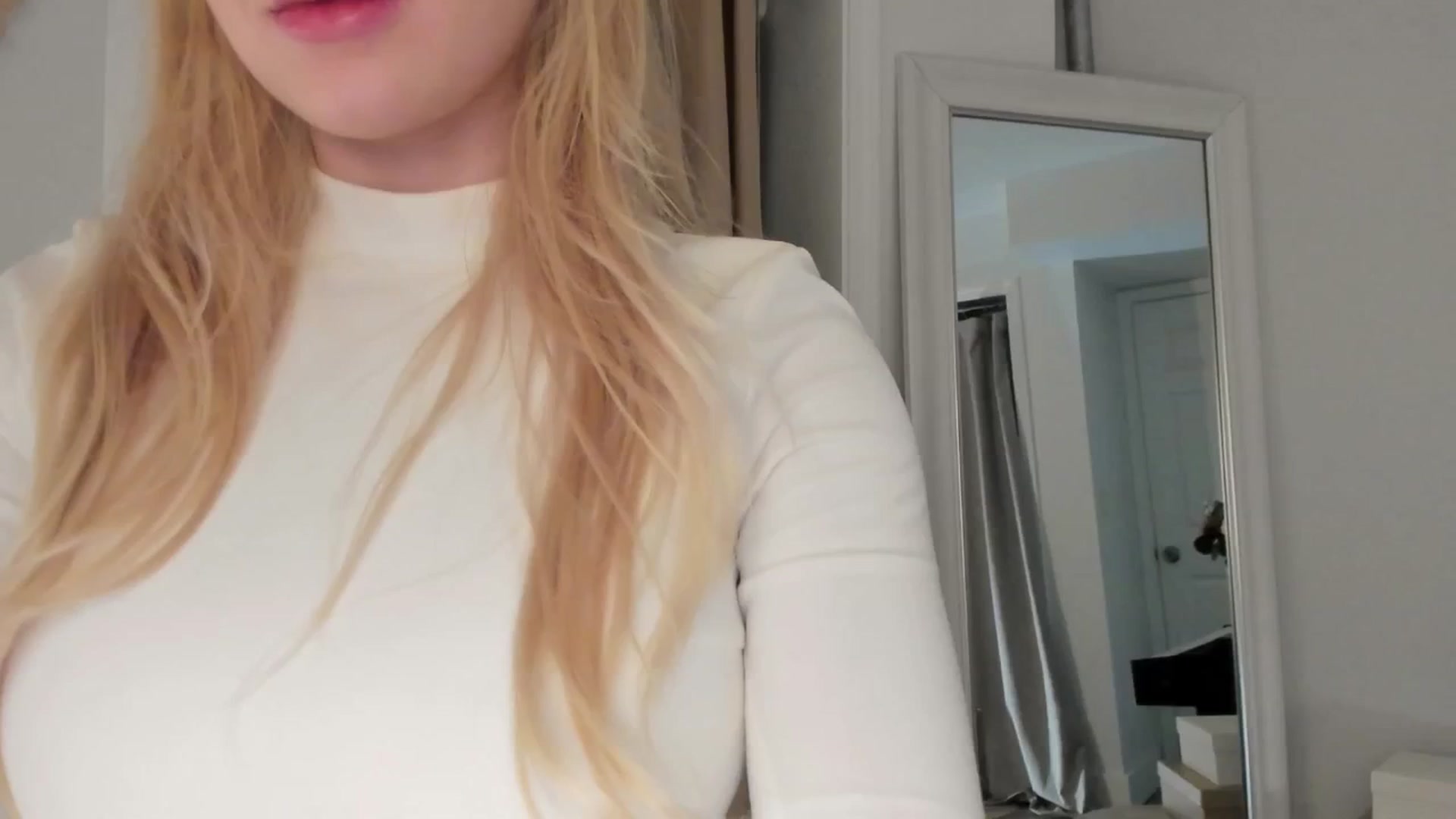Gallery image thumbnail from NightSky's myfreecams stream on, 08/09/2025, 04:17 image 8 of 20