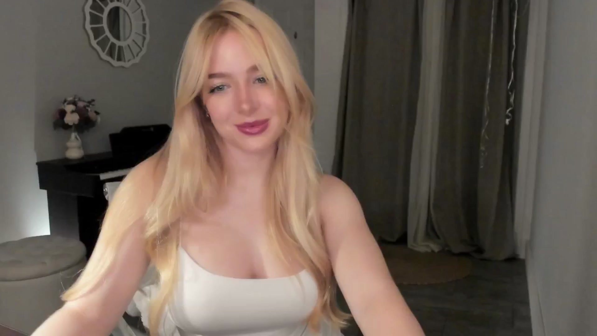 Gallery image thumbnail from NightSky's myfreecams stream on, 09/07/2025, 22:37 image 20 of 20