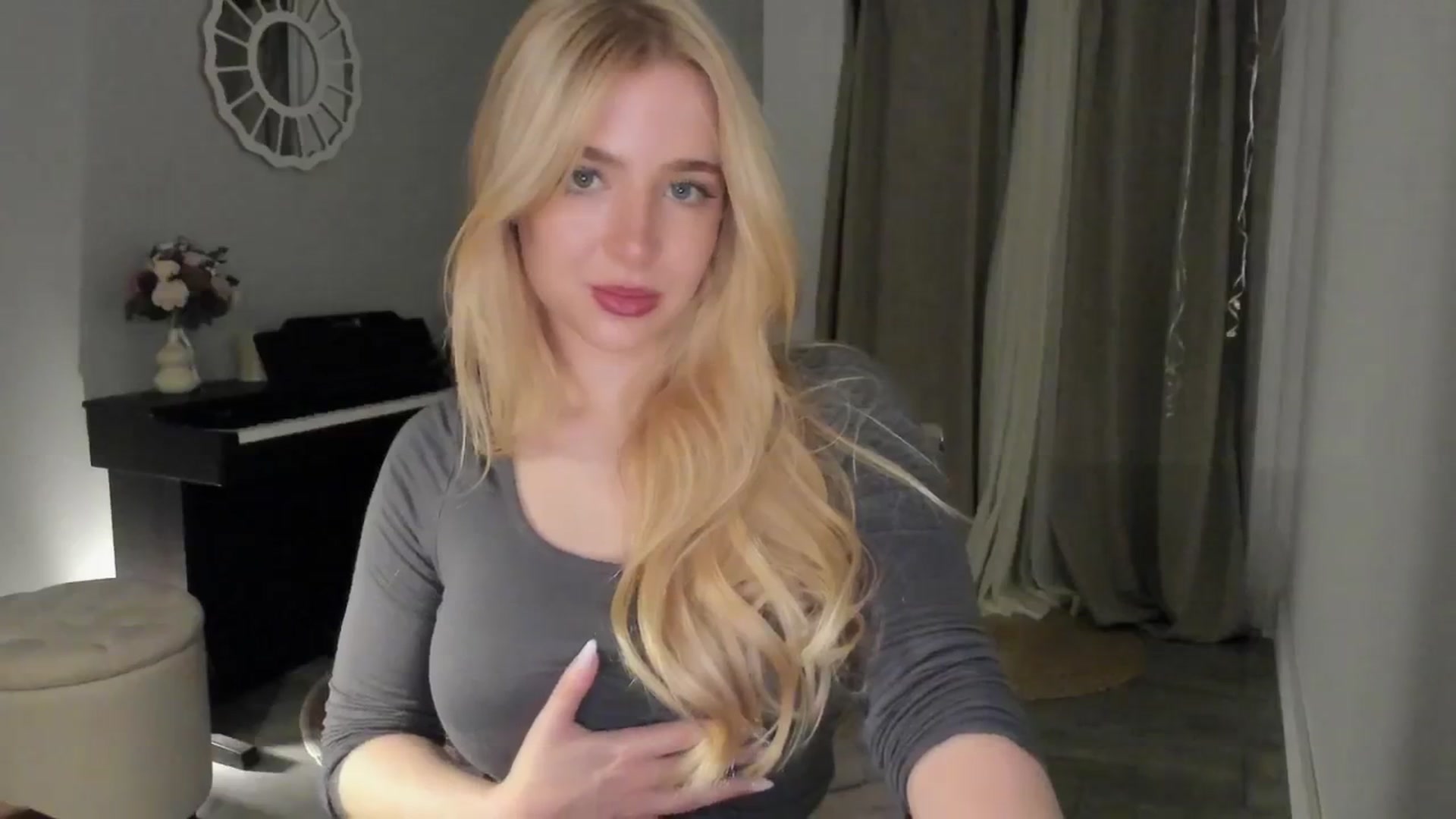 Gallery image thumbnail from NightSky's myfreecams stream on, 09/07/2025, 23:49 image 19 of 20