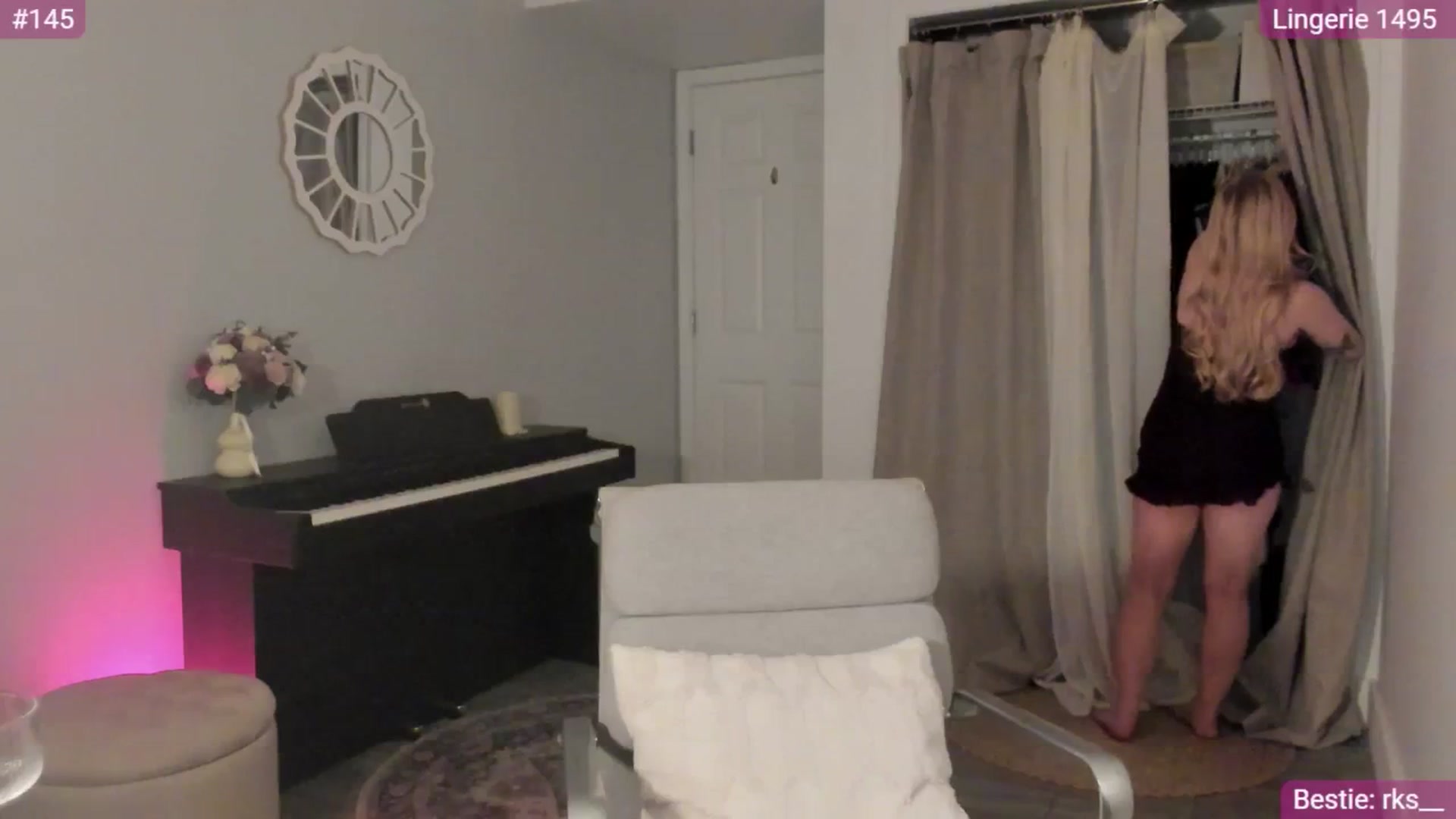 Gallery image thumbnail from NightSky's myfreecams stream on, 10/08/2025, 04:43 image 8 of 20