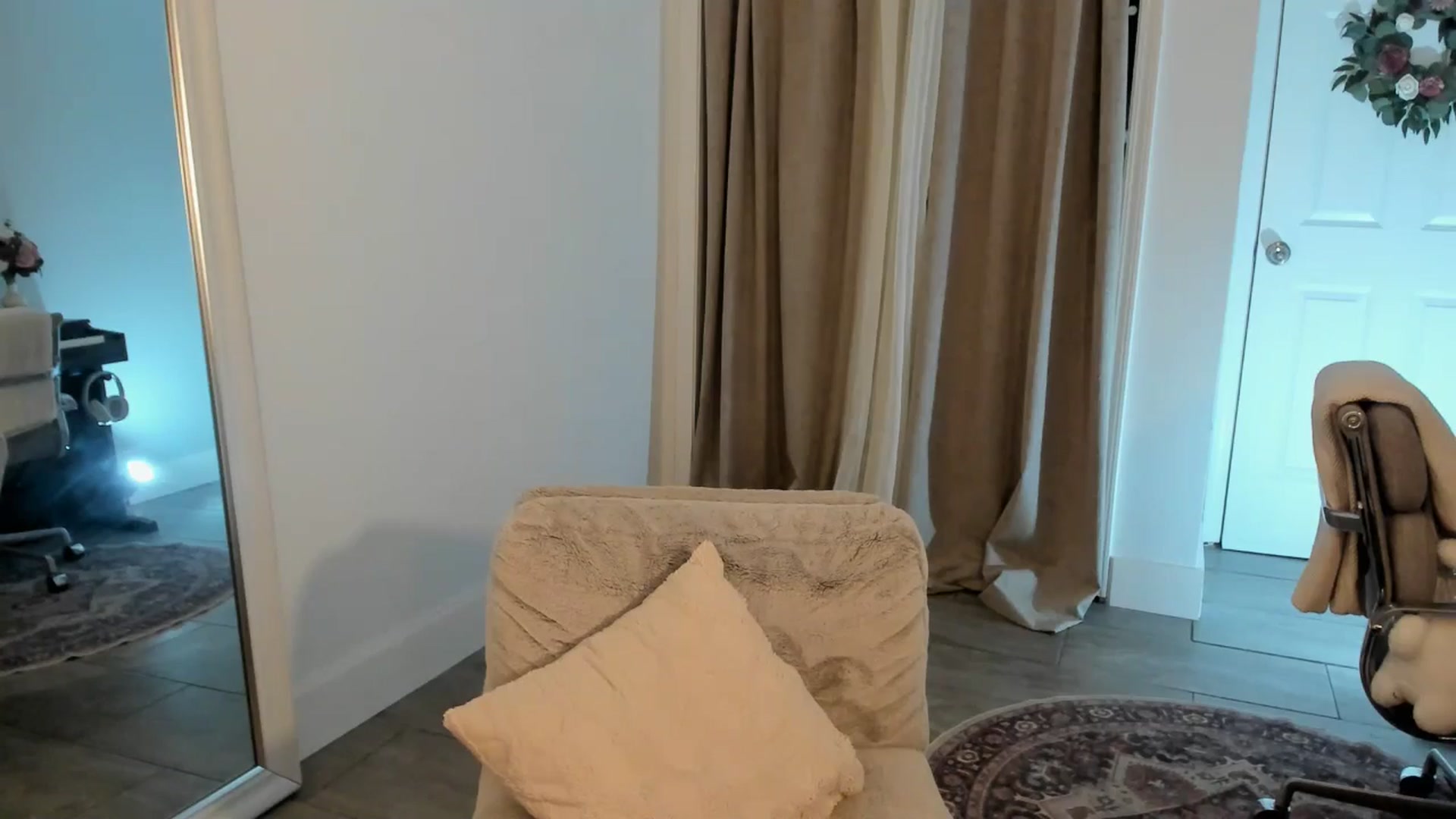 Gallery image thumbnail from NightSky's myfreecams stream on, 01/10/2026, 03:30 image 9 of 20