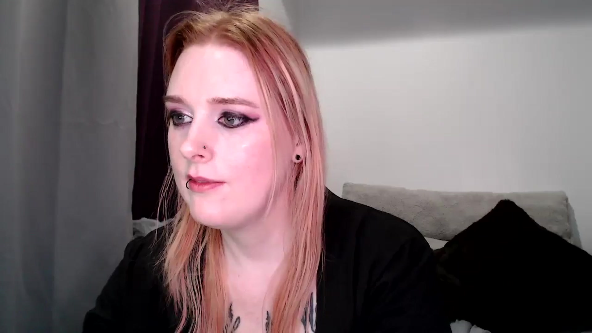 Gallery image thumbnail from Night_Shae's myfreecams stream on, 02/16/2025, 12:12 image 9 of 20