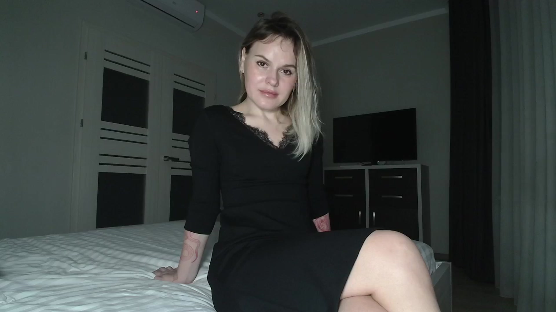 Gallery image thumbnail from Night_vibe6's myfreecams stream on, 03/18/2025, 20:30 image 5 of 20