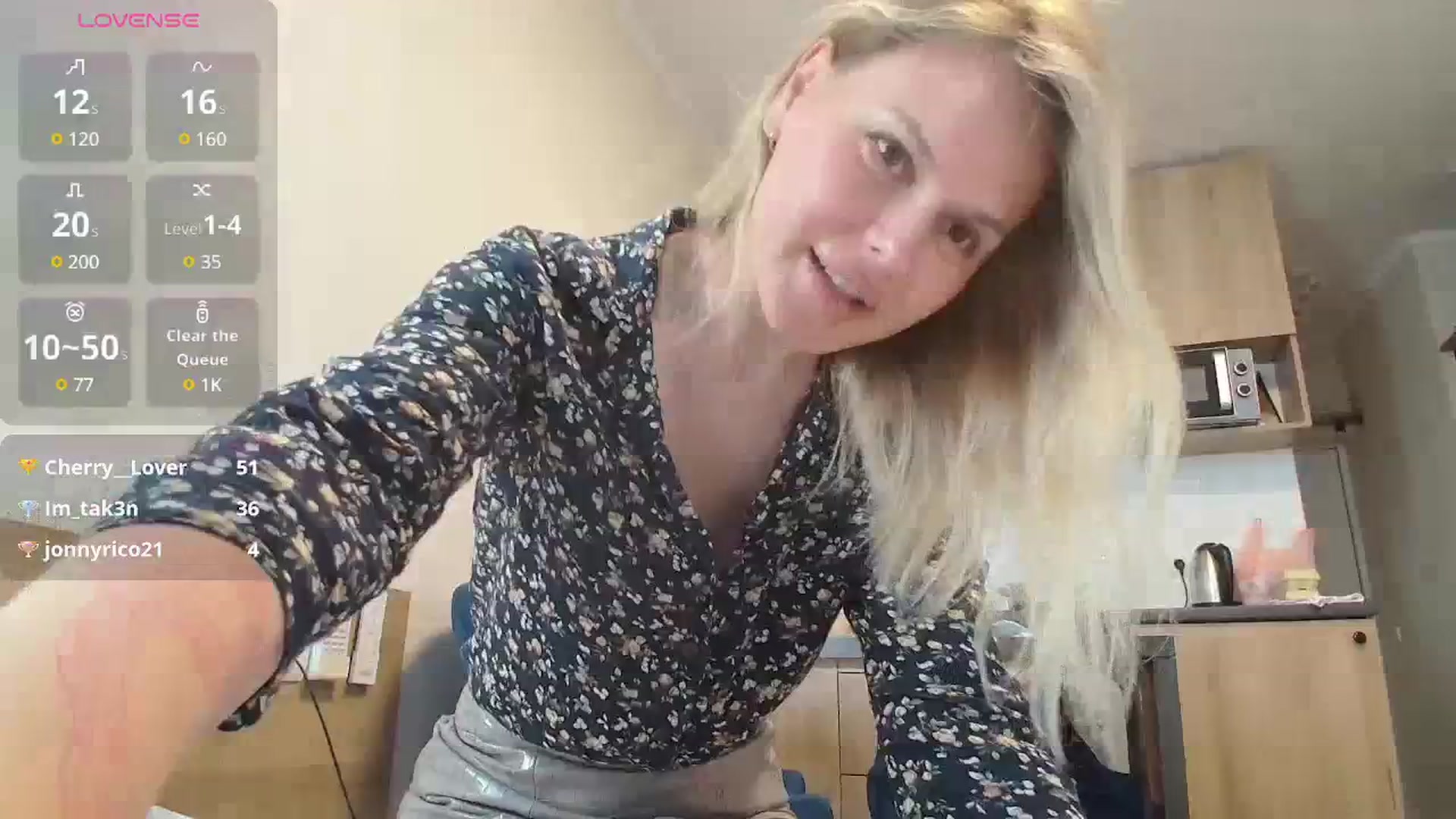 Gallery image thumbnail from Night_vibe6's myfreecams stream on, 06/29/2025, 18:22 image 7 of 20