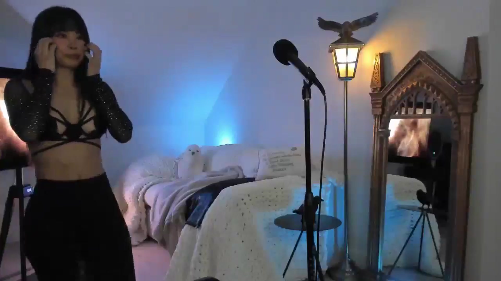 Gallery image thumbnail from Nightmiora's myfreecams stream on, 01/04/2026, 05:02 image 9 of 20