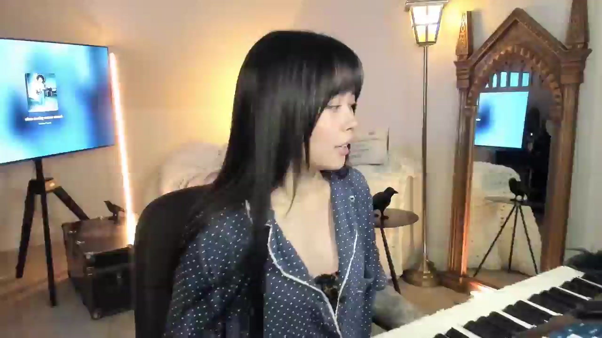 Gallery image thumbnail from Nightmiora's myfreecams stream on, 01/06/2026, 05:17 image 12 of 20