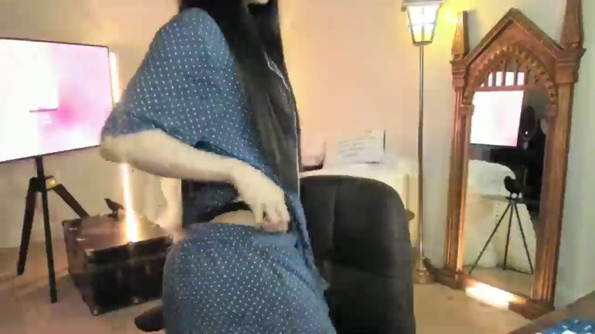 Gallery image thumbnail from Nightmiora's myfreecams stream on, 01/06/2026, 05:17 image 9 of 20