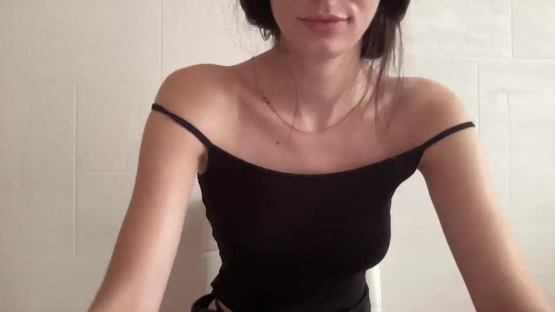 Gallery image thumbnail from NikaBryce's myfreecams stream on, 07/30/2025, 10:16 image 18 of 20