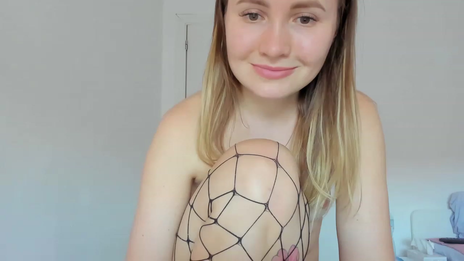 Gallery image thumbnail from NikaJohnson2's myfreecams stream on, 03/14/2023, 10:50 image 20 of 20