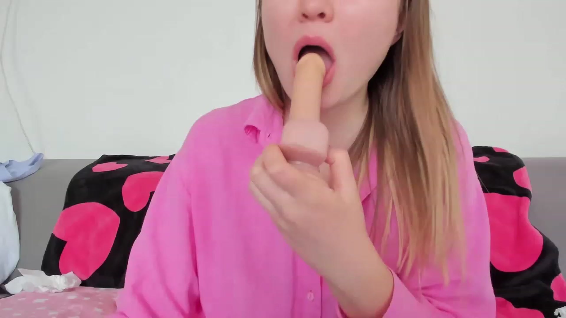 Gallery image thumbnail from NikaJohnson2's myfreecams stream on, 03/18/2023, 10:30 image 3 of 20