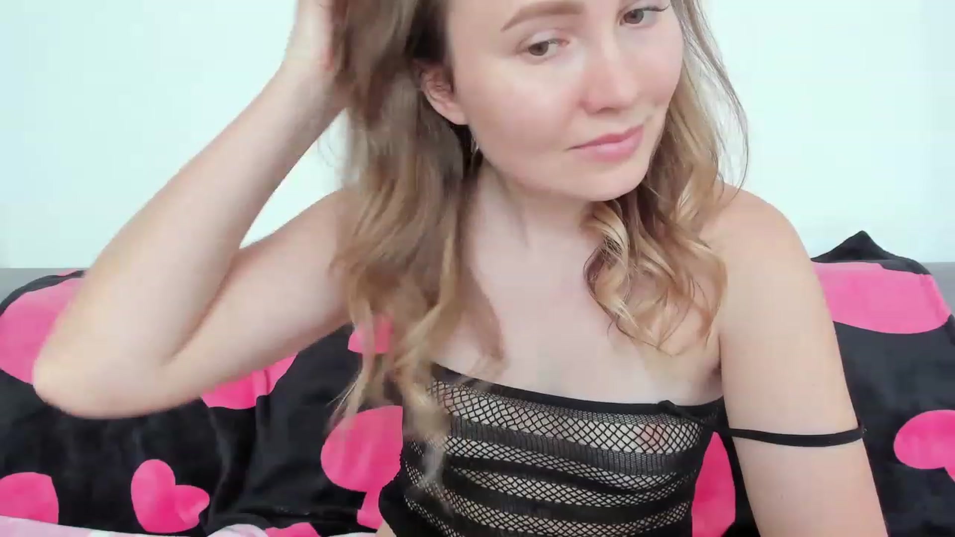 Gallery image thumbnail from NikaJohnson2's myfreecams stream on, 04/01/2023, 10:39 image 20 of 20
