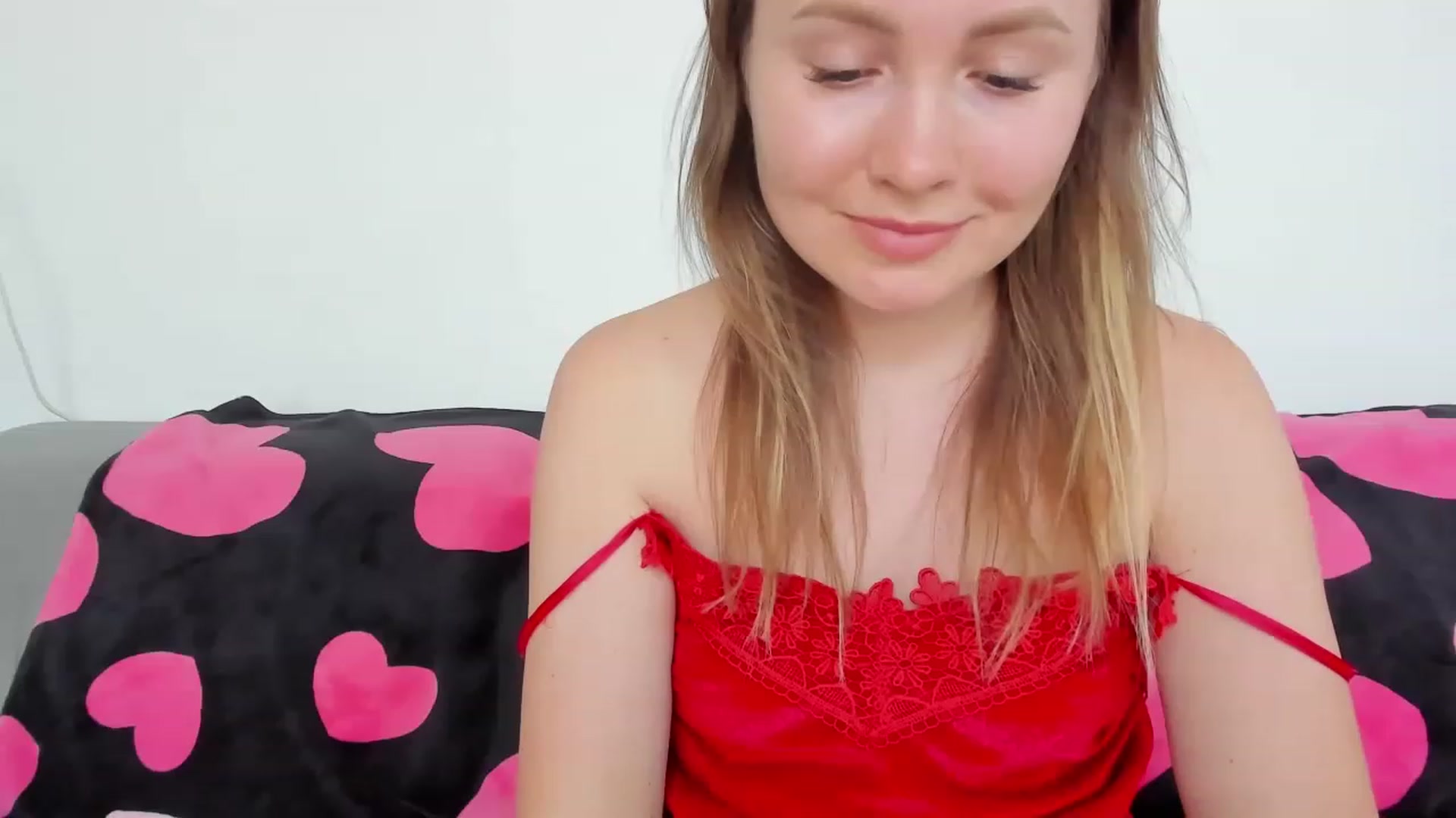 Gallery image thumbnail from NikaJohnson2's myfreecams stream on, 04/18/2023, 11:43 image 2 of 20