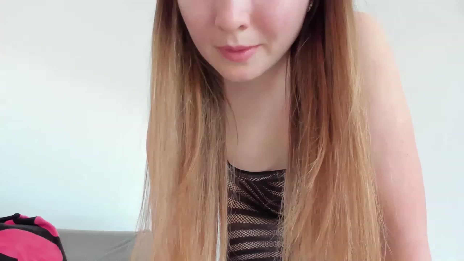 Gallery image thumbnail from NikaJohnson2's myfreecams stream on, 05/12/2023, 13:41 image 18 of 20