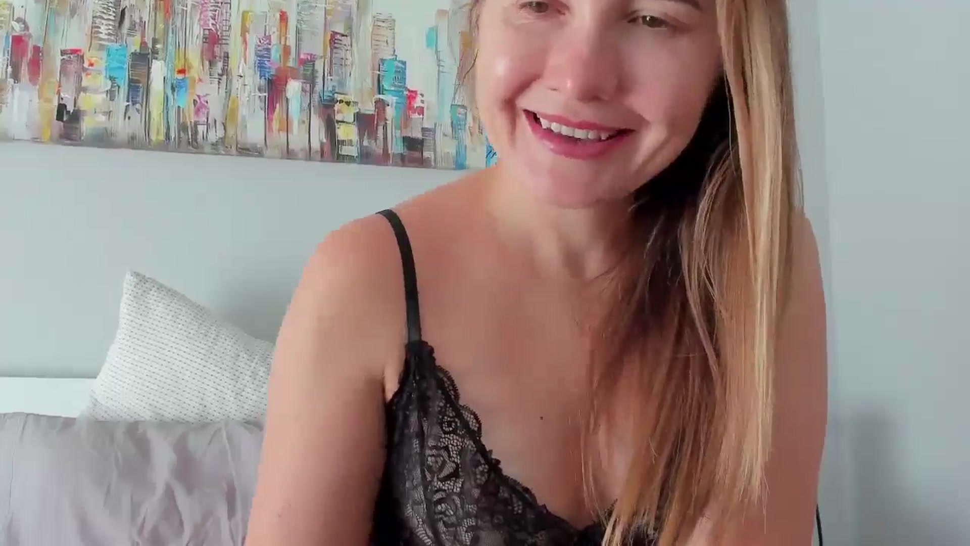 Gallery image thumbnail from NikaJohnson2's myfreecams stream on, 10/19/2024, 08:58 image 16 of 20