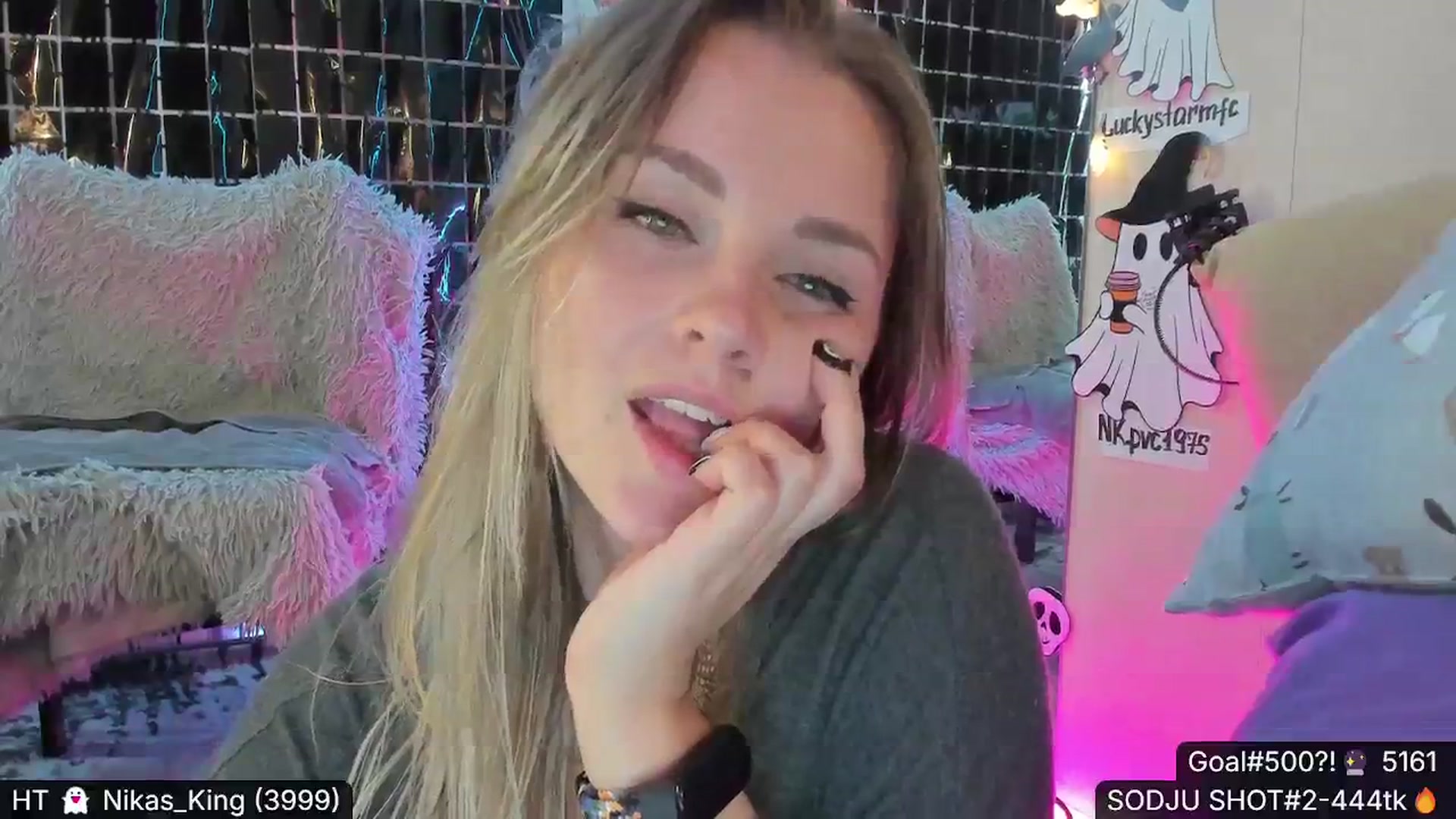 Gallery image thumbnail from Nika_Kitten's myfreecams stream on, 10/17/2024, 20:52 image 19 of 20