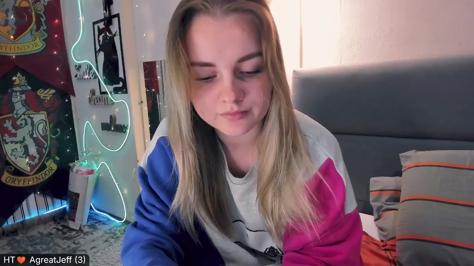 Gallery image thumbnail from Nika_Kitten's myfreecams stream on, 11/18/2024, 17:54 image 4 of 20