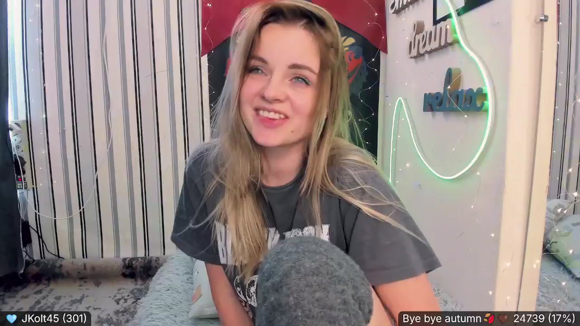 Gallery image thumbnail from Nika_Kitten's myfreecams stream on, 11/30/2024, 18:33 image 12 of 20