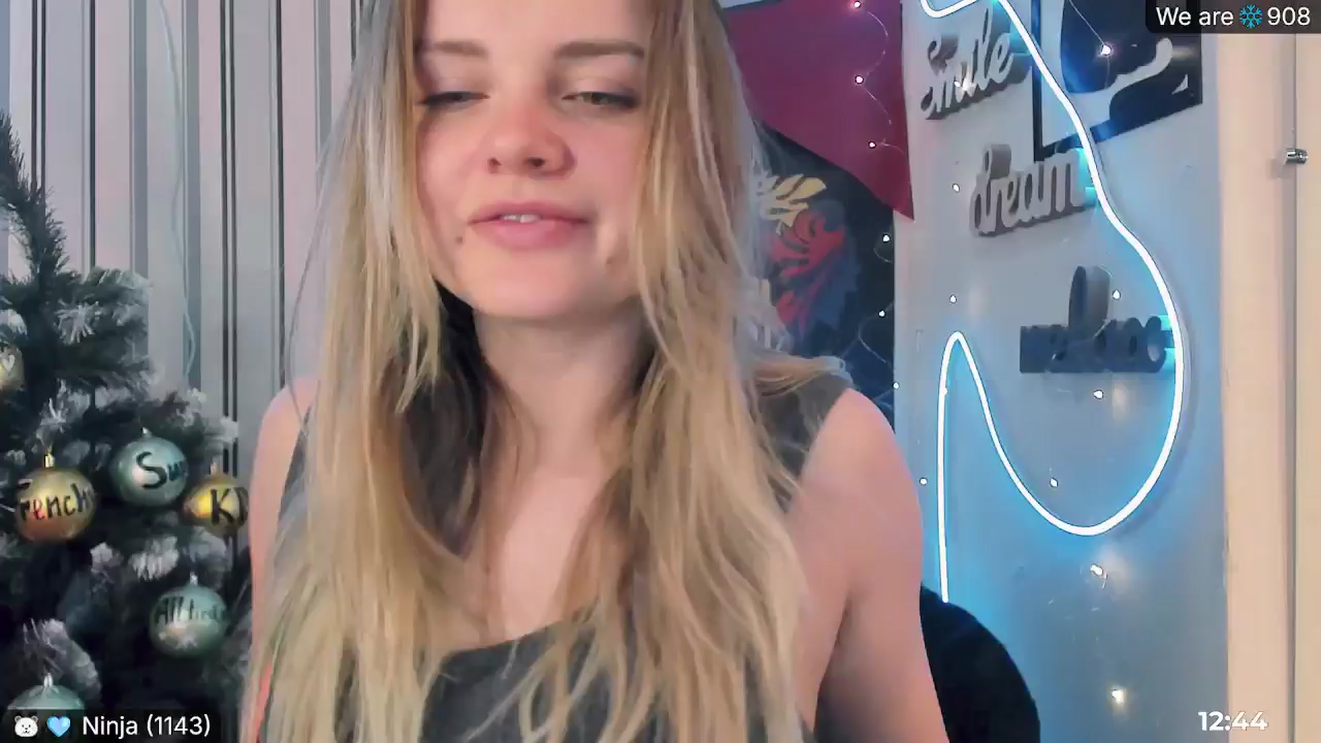 Gallery image thumbnail from Nika_Kitten's myfreecams stream on, 12/04/2024, 15:13 image 19 of 20