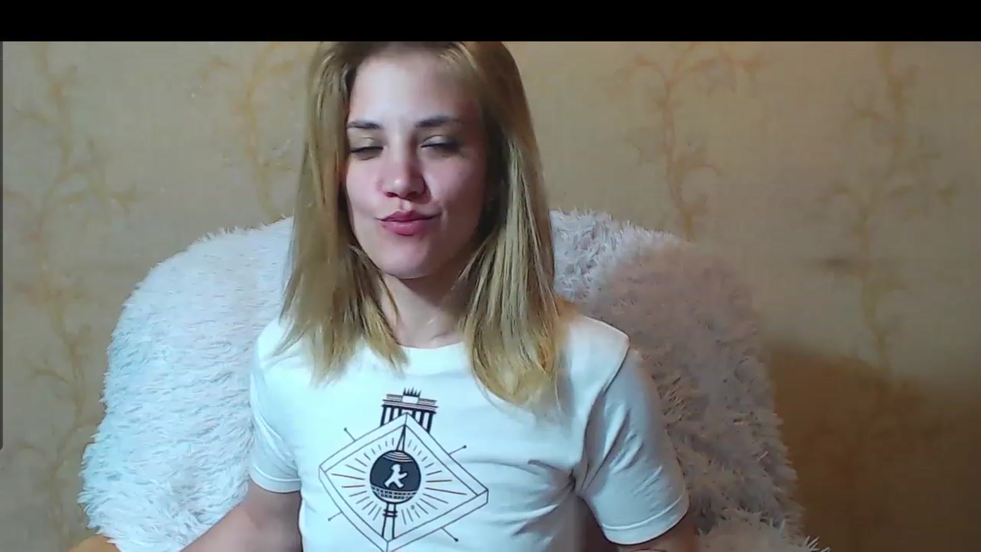Gallery image thumbnail from Nika_gold1's myfreecams stream on, 05/04/2023, 19:01 image 17 of 20