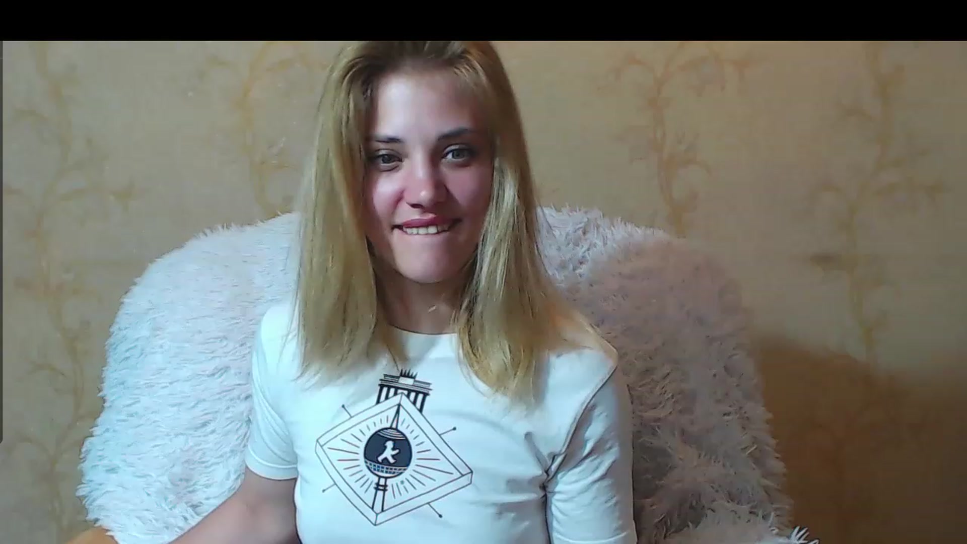 Gallery image thumbnail from Nika_gold1's myfreecams stream on, 05/04/2023, 19:01 image 18 of 20