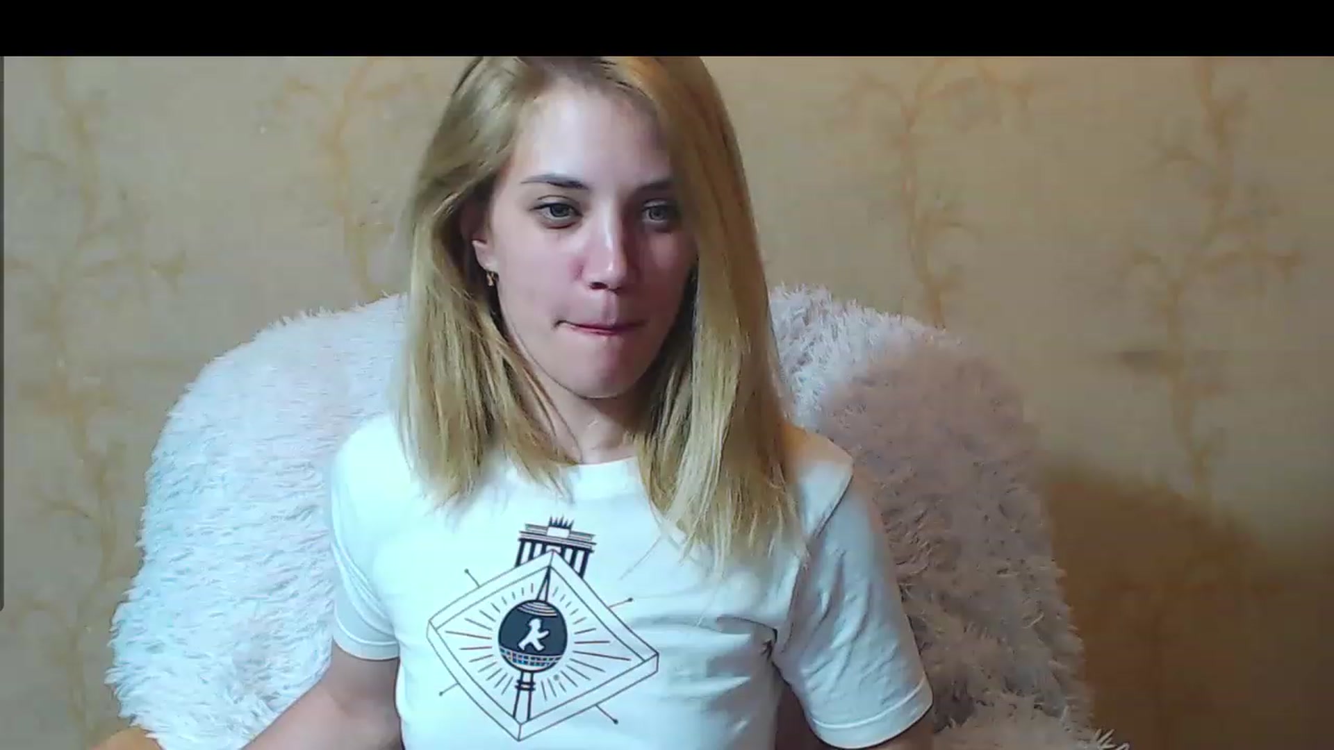 Gallery image thumbnail from Nika_gold1's myfreecams stream on, 05/04/2023, 19:01 image 12 of 20
