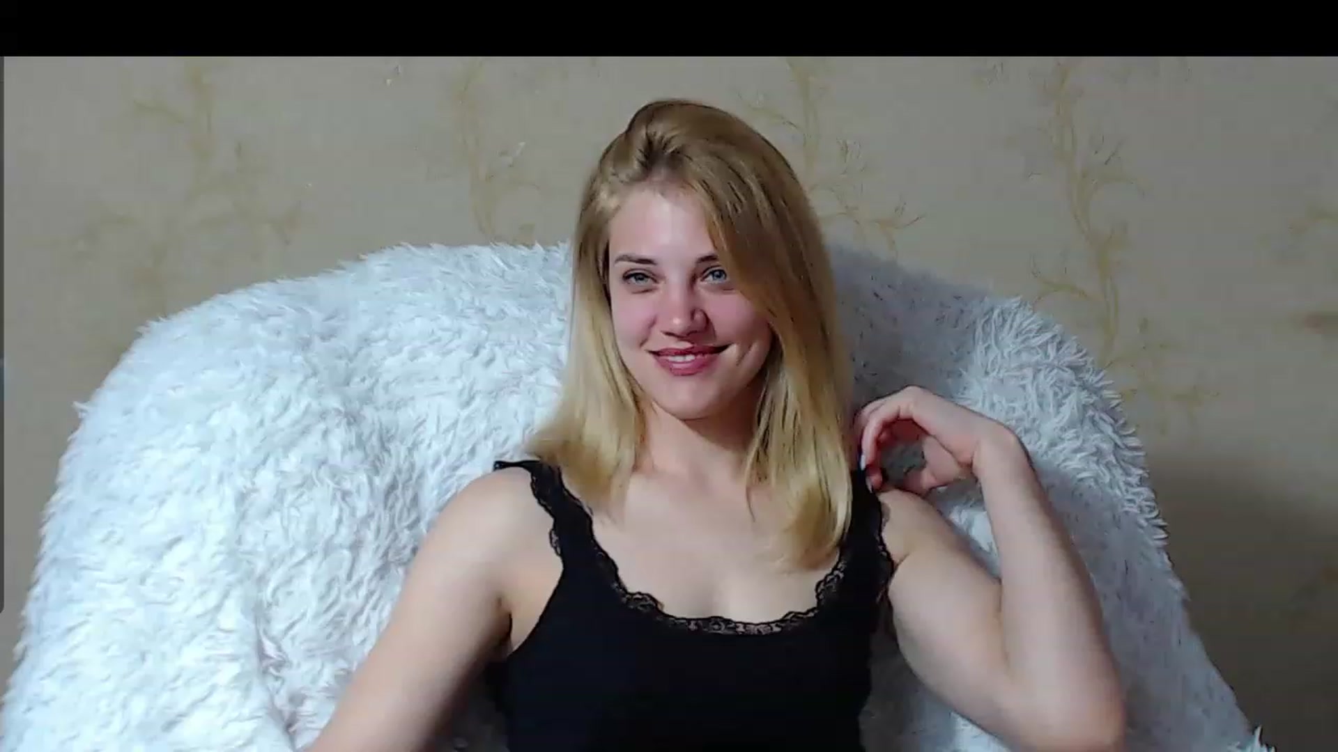 Gallery image thumbnail from Nika_gold1's myfreecams stream on, 05/05/2023, 13:40 image 13 of 20