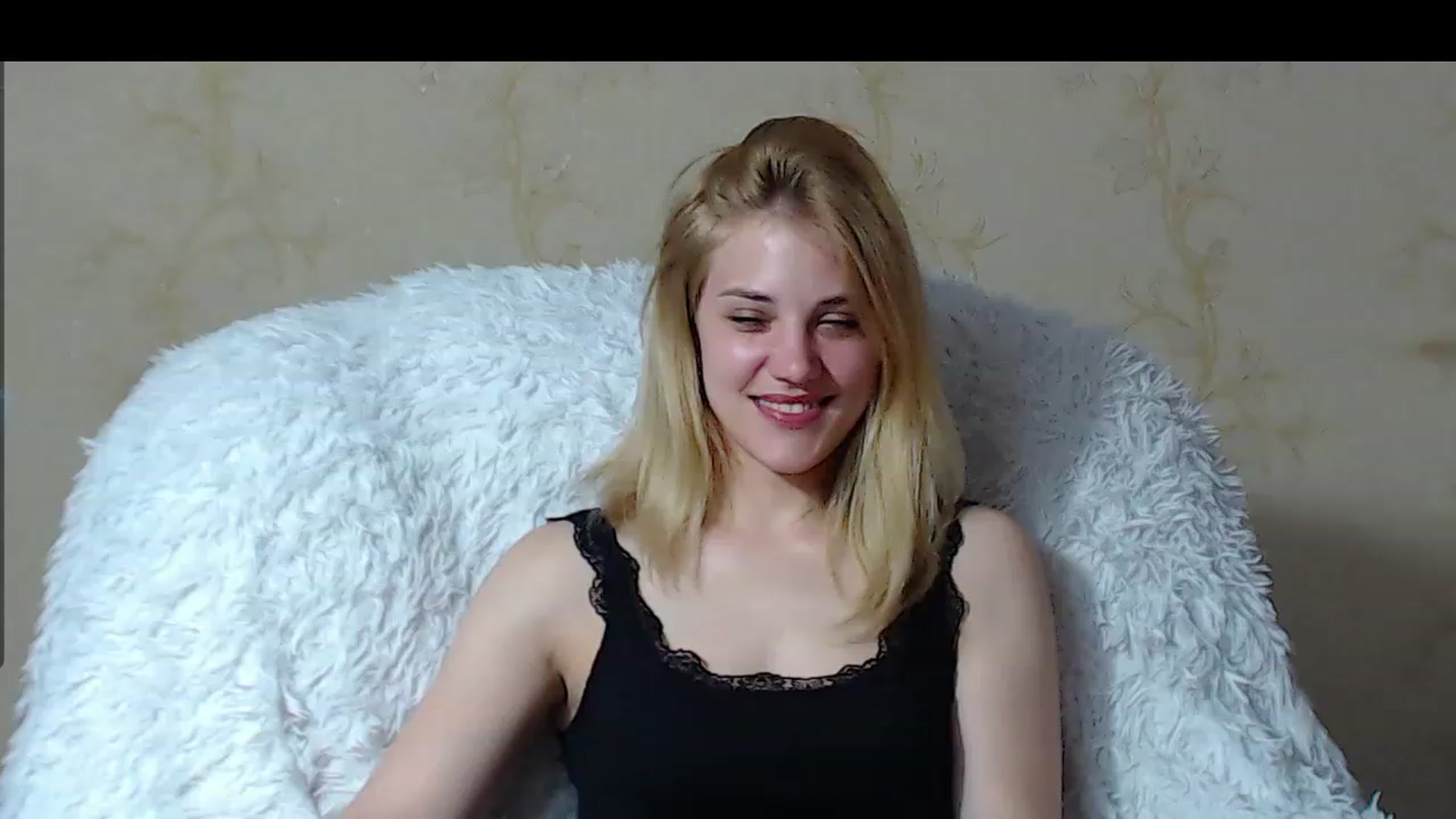 Gallery image thumbnail from Nika_gold1's myfreecams stream on, 05/05/2023, 13:40 image 4 of 20