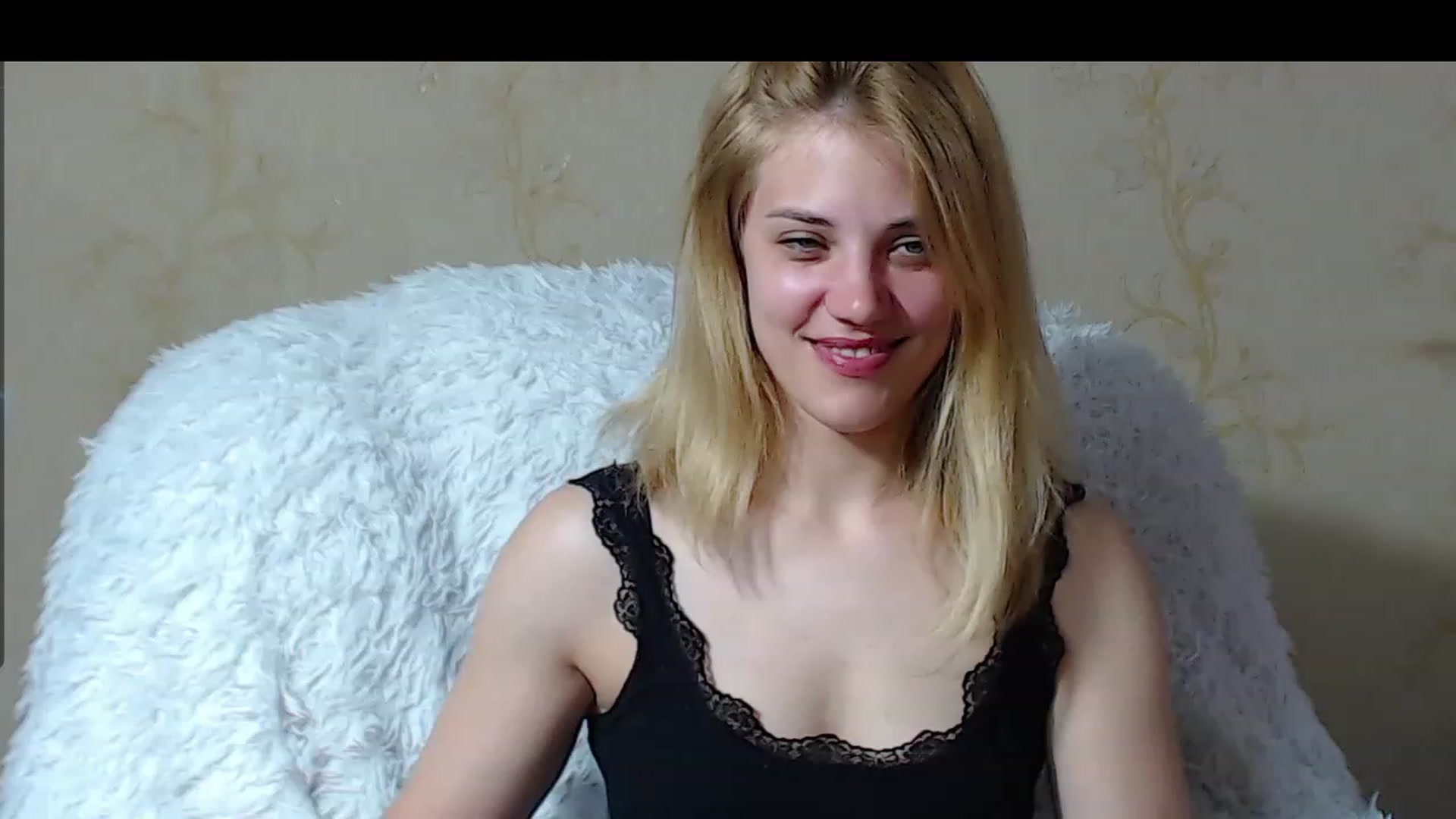 Gallery image thumbnail from Nika_gold1's myfreecams stream on, 05/05/2023, 13:40 image 7 of 20