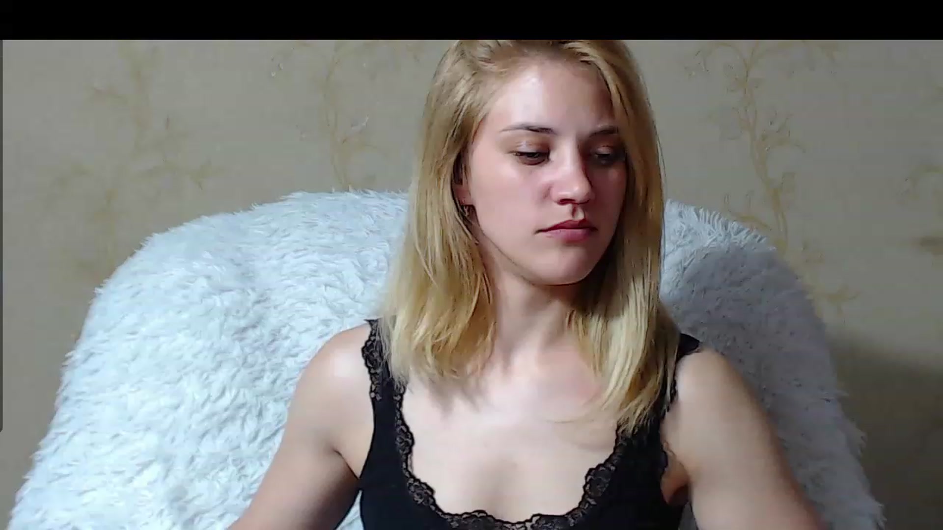 Gallery image thumbnail from Nika_gold1's myfreecams stream on, 05/05/2023, 15:09 image 16 of 20