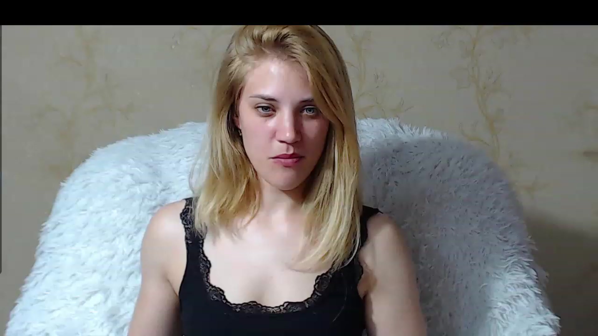 Gallery image thumbnail from Nika_gold1's myfreecams stream on, 05/05/2023, 15:09 image 12 of 20