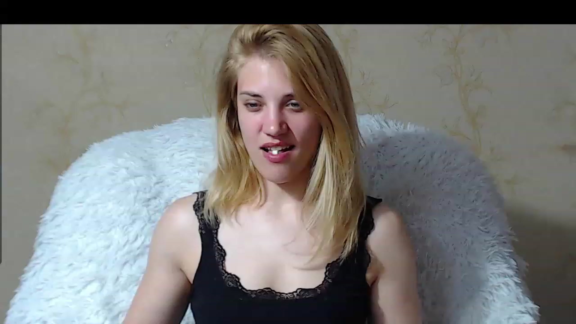 Gallery image thumbnail from Nika_gold1's myfreecams stream on, 05/05/2023, 15:09 image 8 of 20