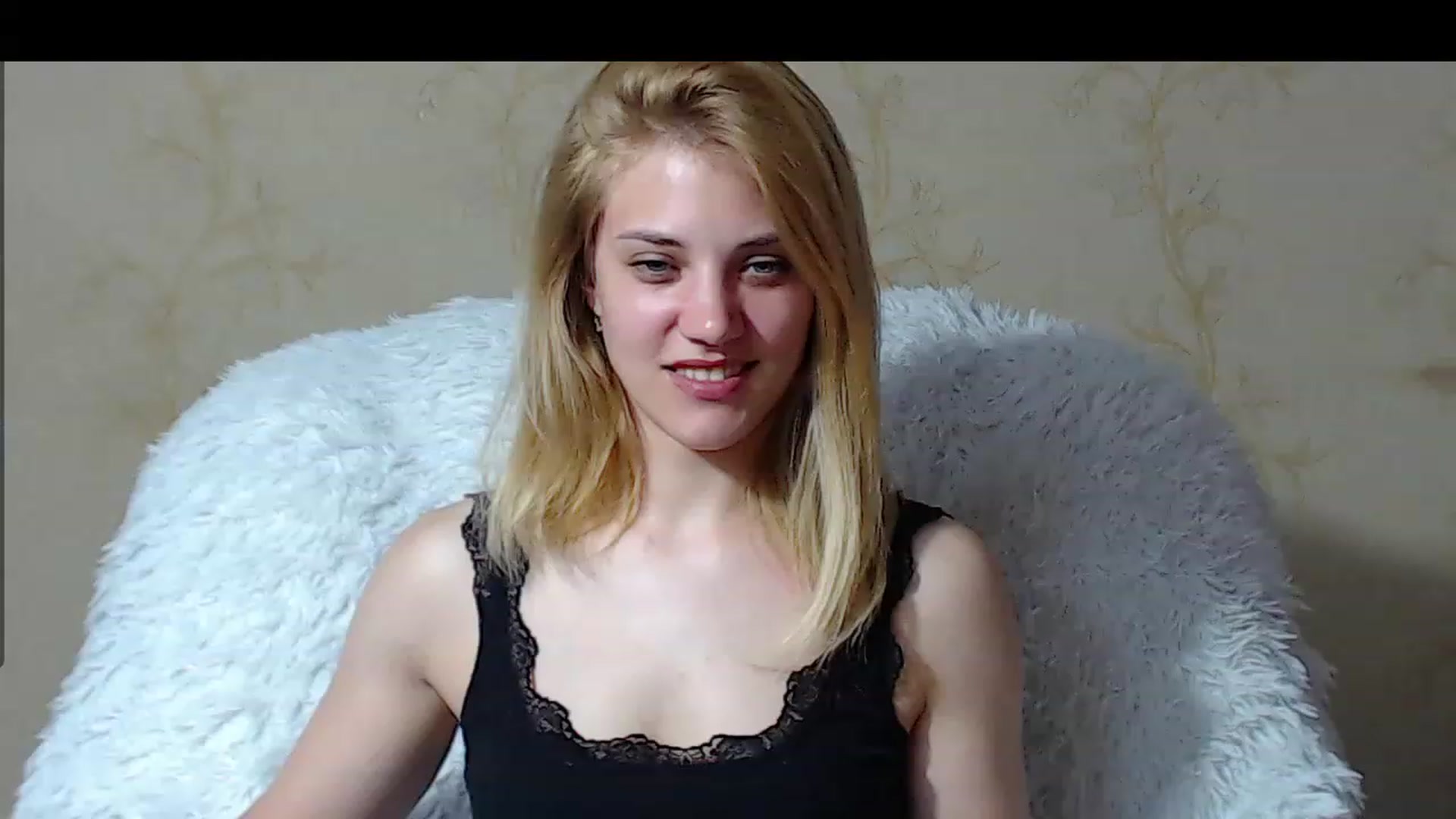 Gallery image thumbnail from Nika_gold1's myfreecams stream on, 05/05/2023, 15:09 image 14 of 20