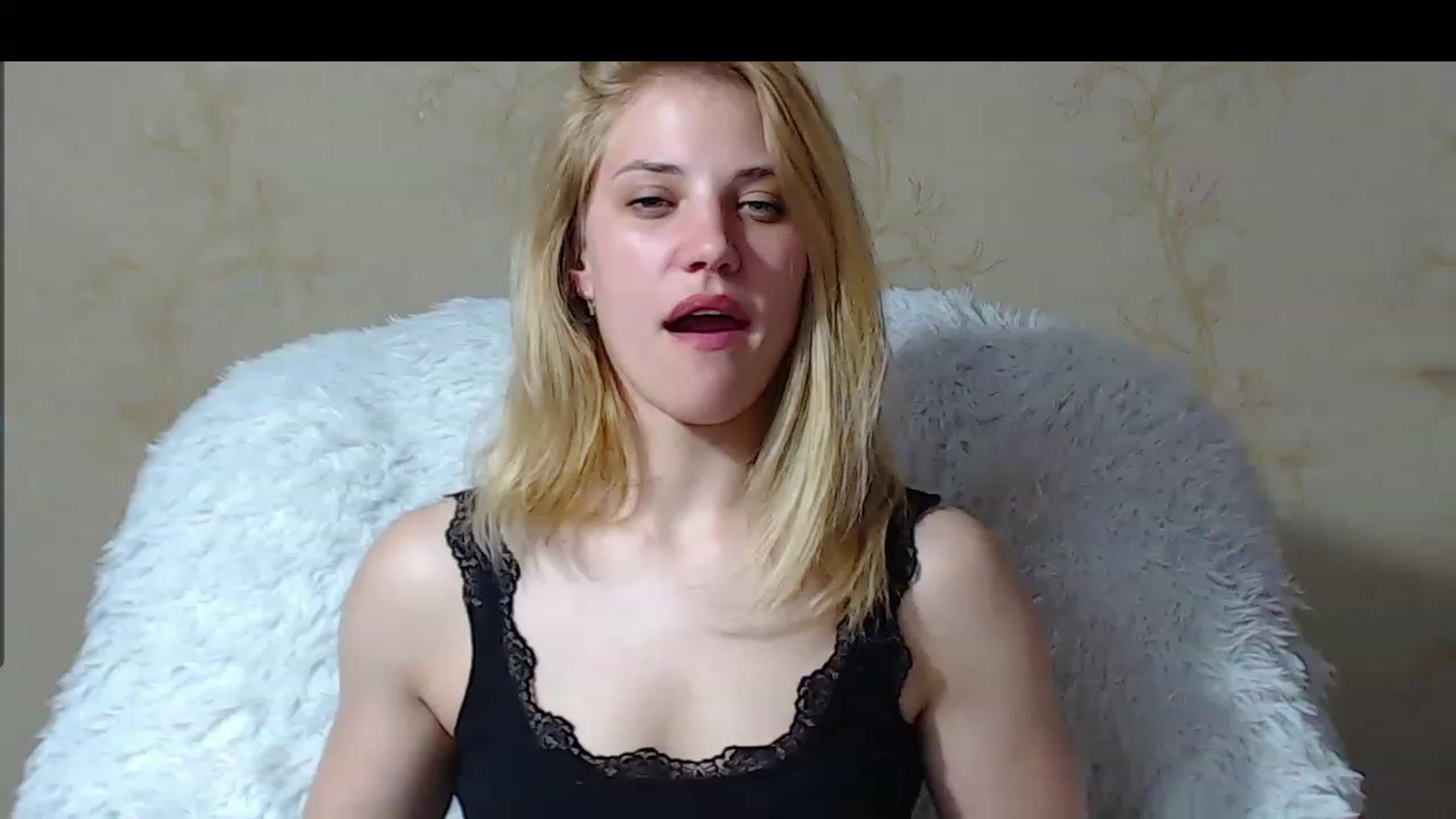 Gallery image thumbnail from Nika_gold1's myfreecams stream on, 05/05/2023, 15:09 image 7 of 20