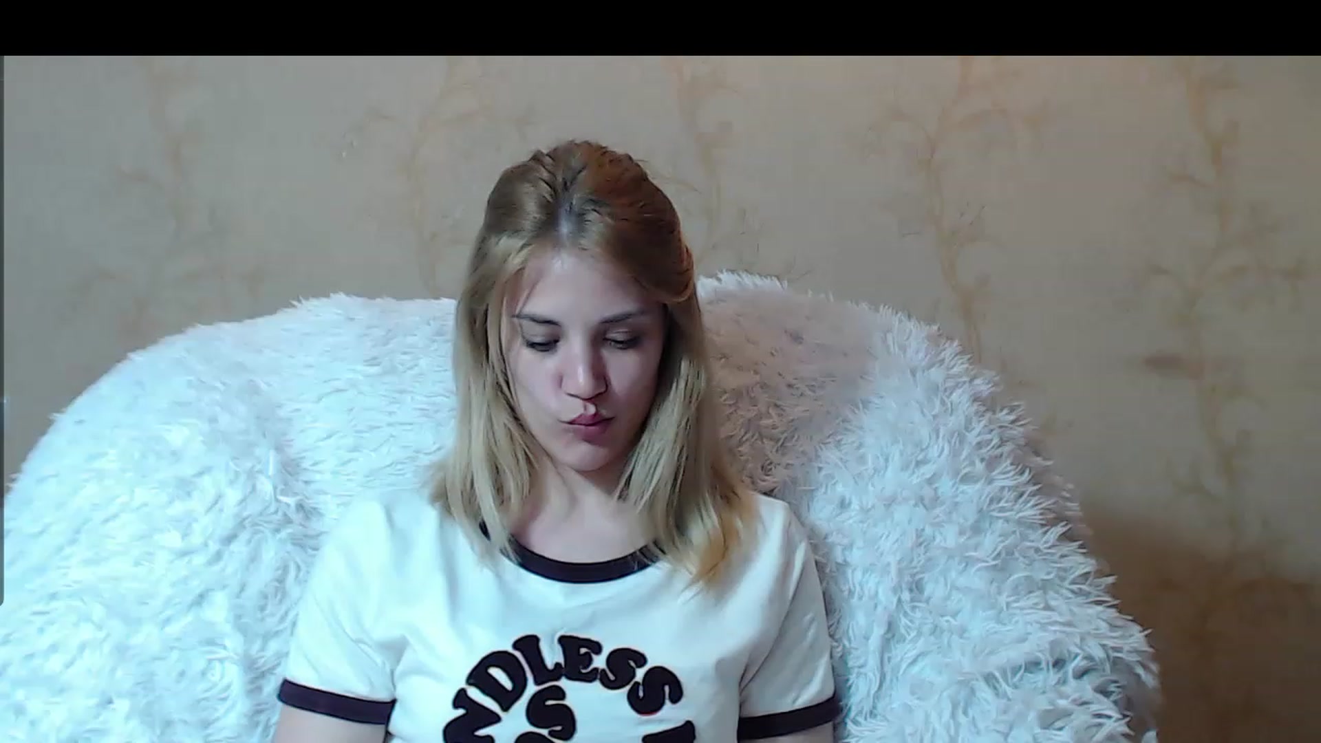 Gallery image thumbnail from Nika_gold1's myfreecams stream on, 05/06/2023, 19:51 image 8 of 20