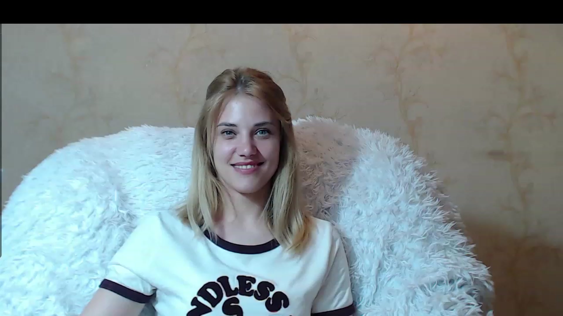 Gallery image thumbnail from Nika_gold1's myfreecams stream on, 05/06/2023, 19:51 image 6 of 20