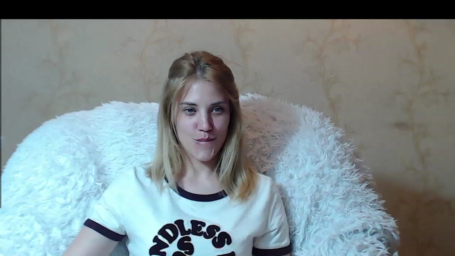Gallery image thumbnail from Nika_gold1's myfreecams stream on, 05/06/2023, 19:51 image 15 of 20
