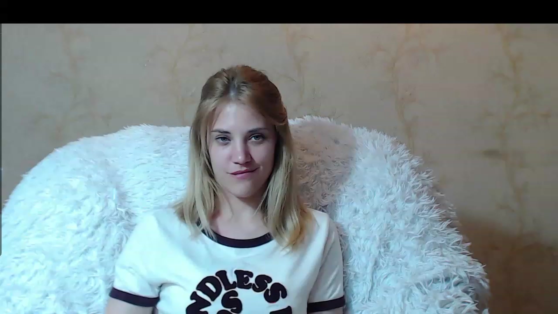Gallery image thumbnail from Nika_gold1's myfreecams stream on, 05/06/2023, 19:51 image 5 of 20