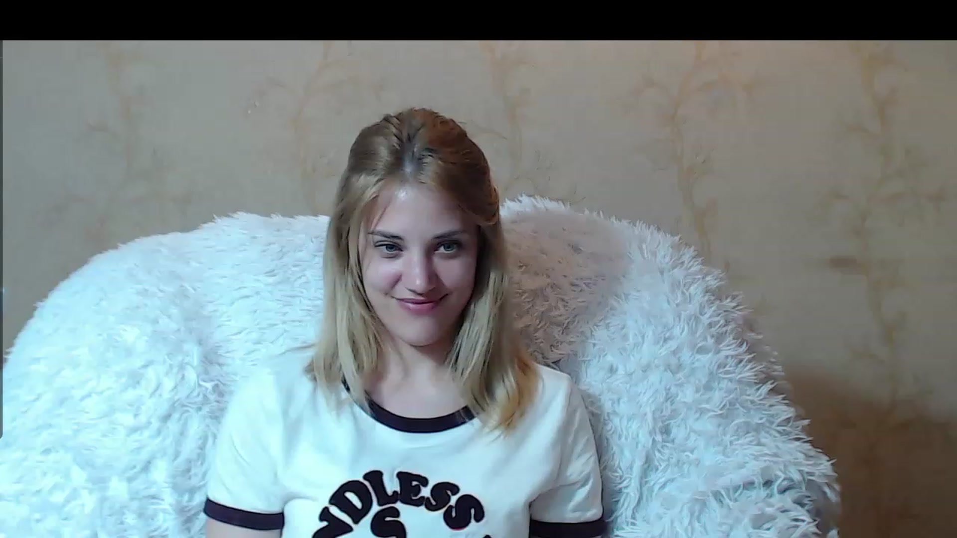 Gallery image thumbnail from Nika_gold1's myfreecams stream on, 05/06/2023, 19:51 image 14 of 20