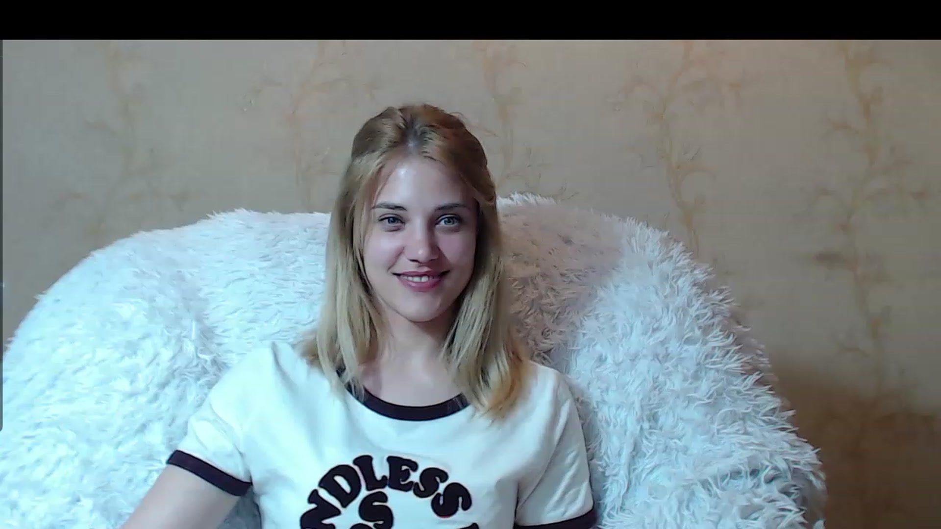 Gallery image thumbnail from Nika_gold1's myfreecams stream on, 05/06/2023, 19:51 image 9 of 20